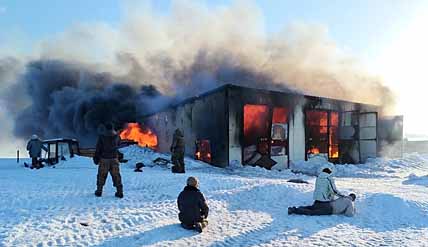 ОГОНЬ НЕ ОСТАВИЛ ВЫХОДА