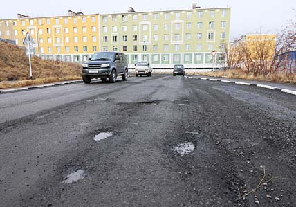 На участке в месте пересечения улиц Мира и Партизанская, предложенном к внесению в перечень работ 2020 года, предполагается заменить не оправдавший себя асфальт бетонным покрытием. На участке в месте пересечения улиц Мира и Партизанская, предложенном к внесению в перечень работ 2020 года, предполагается заменить не оправдавший себя асфальт бетонным покрытием.