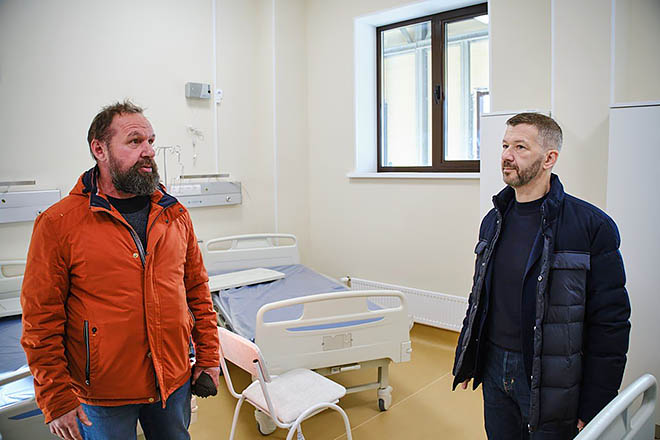Губернатор Чукотки Владислав Кузнецов побывал в здании инфекционного корпуса, оснащённом современным медицинским оборудованием. ФОТО: T.ME/VLADISLAV_KUZNECOV Губернатор Чукотки Владислав Кузнецов побывал в здании инфекционного корпуса, оснащённом современным медицинским оборудованием. ФОТО: T.ME/VLADISLAV_KUZNECOV