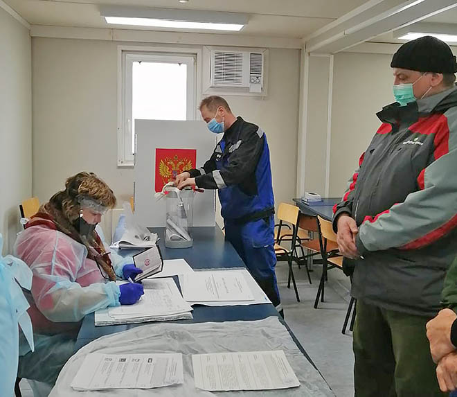 ФОТО: ИЗ АРХИВА ИЗБИРАТЕЛЬНОЙ КОМИССИИ ЧУКОТСКОГО АО ФОТО: ИЗ АРХИВА ИЗБИРАТЕЛЬНОЙ КОМИССИИ ЧУКОТСКОГО АО
