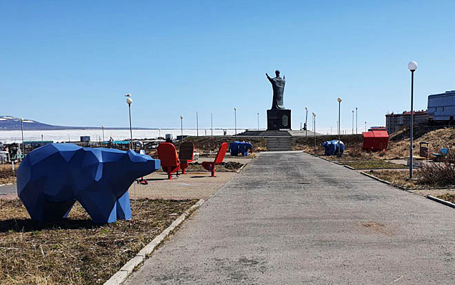 Помимо малых архитектурных форм, на набережной за ОДНТ установлены два смотровых бинокля,  с помощью которых можно наблюдать за лиманом  и в деталях рассмотреть его противоположный берег.