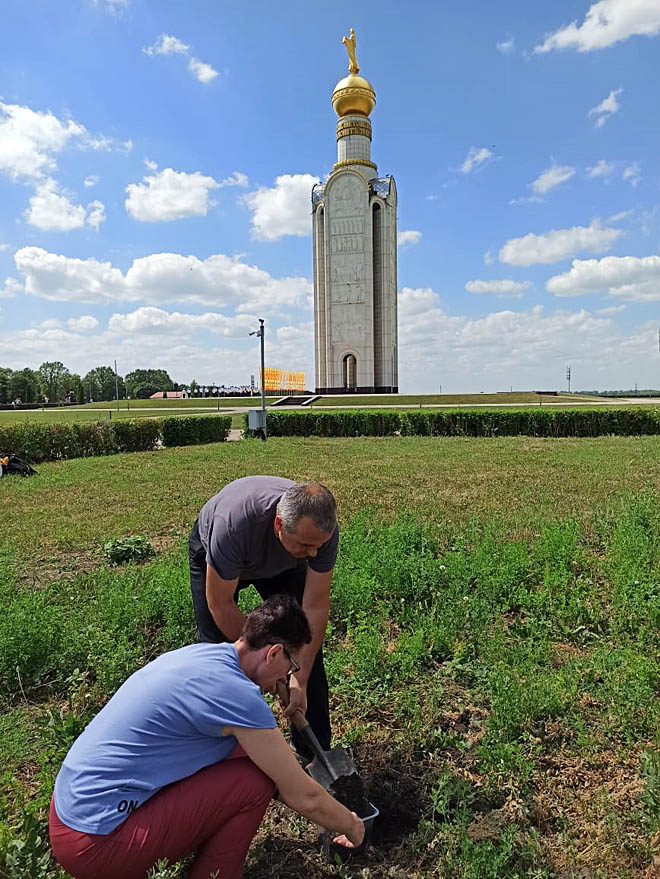 Одна из капсул прибыла с поля под Прохоровкой,  где произошло крупнейшее в истории танковое сражение, повлиявшее на исход битвы на Курской дуге.  ФОТО: ИЗ АРХИВА БЕЛГОРОДСКОГО РЕГИОНАЛЬНОГО ОТДЕЛЕНИЯ РВИО