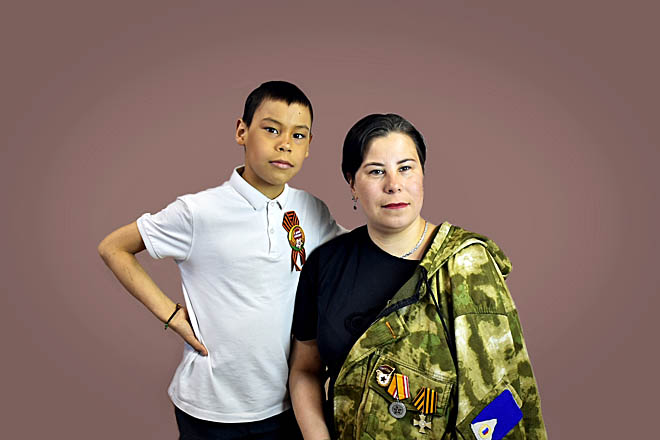 Семья Героя: жена Юлия Тынетиркина с сыном Олегом. Семья Героя: жена Юлия Тынетиркина с сыном Олегом.