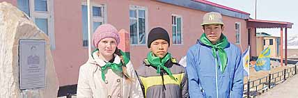 ЗЕЛЁНЫЕ ГАЛСТУКИ – ОТ ЗЕЛЁНЫХ ФУРАЖЕК