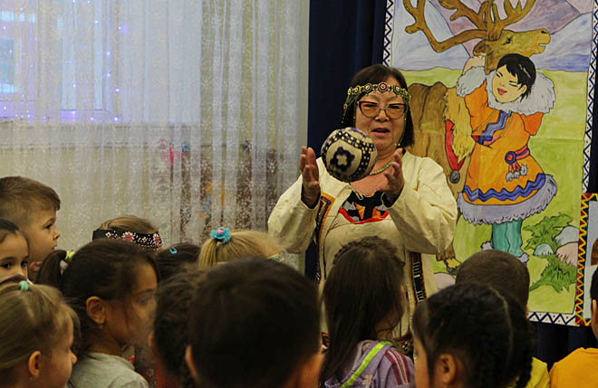 «Репка» на эвенском полезнее вдвойне