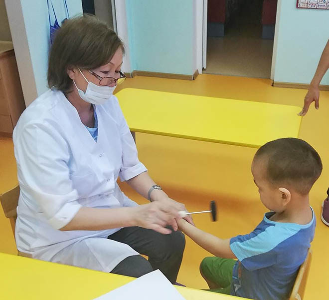 С вертолёта на осмотр