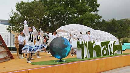 С ПЕСНЕЙ ПО УЛИЦЕ ДАЛЬНЕВОСТОЧНОЙ