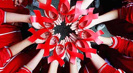 БОРОТЬСЯ С БОЛЕЗНЬЮ, А НЕ С ЧЕЛОВЕКОМ