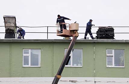 РЕМОНТ ИДЁТ, КРЫША ТЕЧЁТ