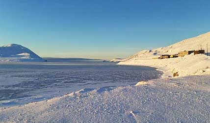 ПОЧЕМУ НЕ ЗАМЕРЗАЕТ БУХТА ЭММА