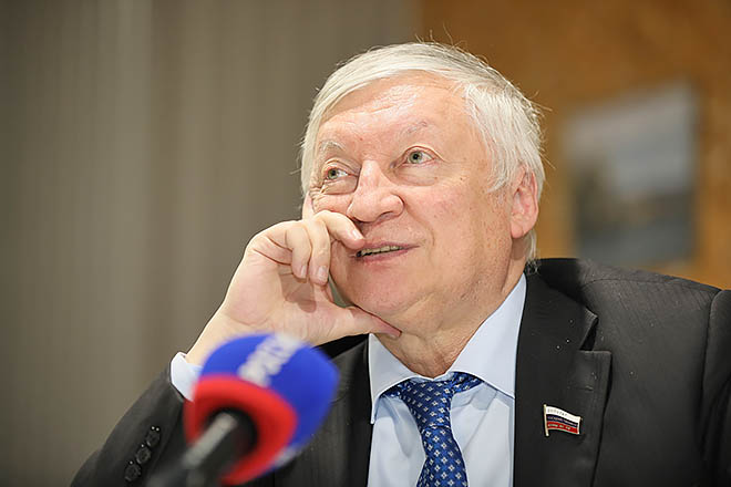 Карпов, Каспаров, Корчной