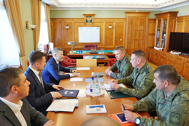 На встрече с адмиралом