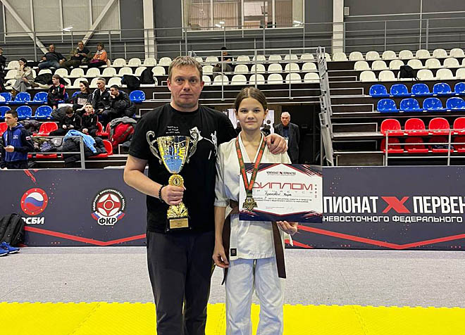 Чукотская каратистка Кира Брыкова стала чемпионкой первенства ДФО по киокусинкай в Хабаровске