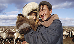 К НОВЫМ ВЫСОТАМ  РАСЦВЕТА НАРОДОВ СЕВЕРА