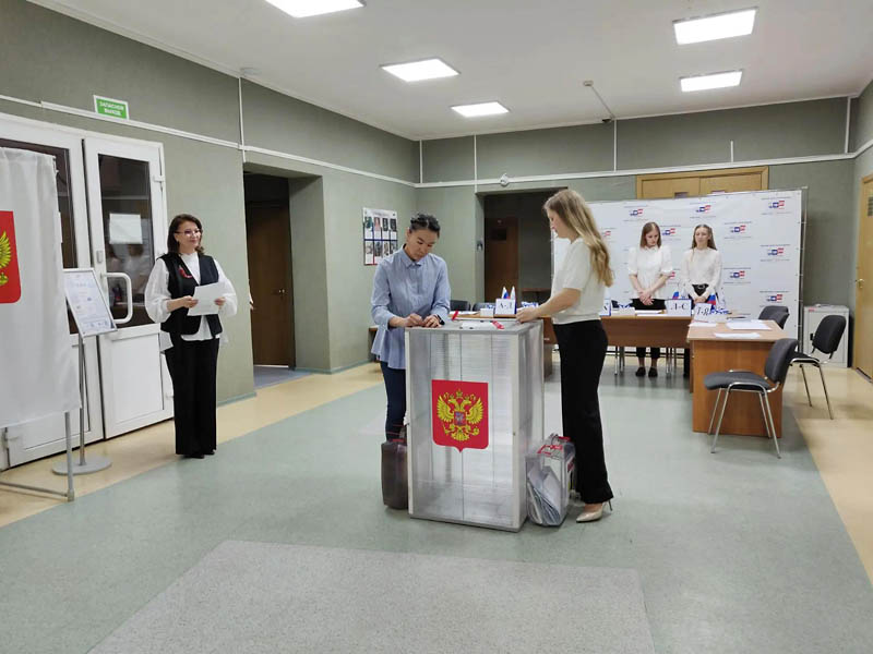 На Чукотке в 8 часов утра открыли свои двери 54 избирательных участка
