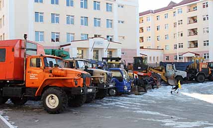 В СТРОЮ КОММУНАЛЬНЫХ МАШИН