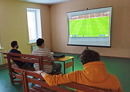 100 ГОЛОВ НА ВИРТУАЛЬНОМ ГАЗОНЕ