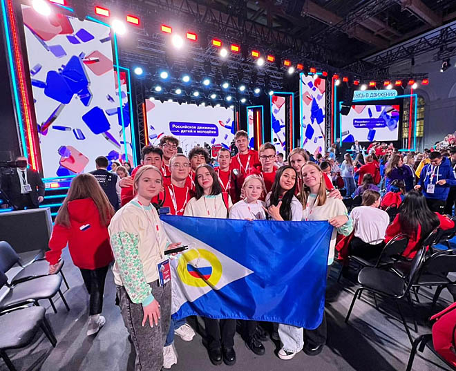 Первые пришли  в движение