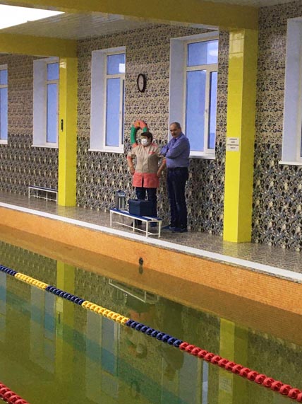 БАССЕЙН НАПОЛНИЛ ЧАШУ