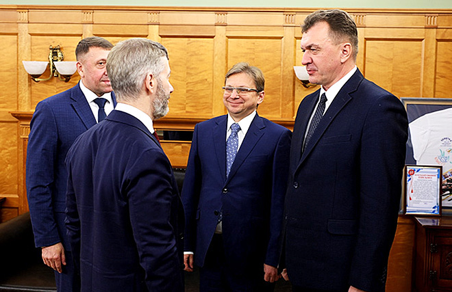 Нового начальника Управления ФСБ России по Чукотскому АО представили в Правительстве округа