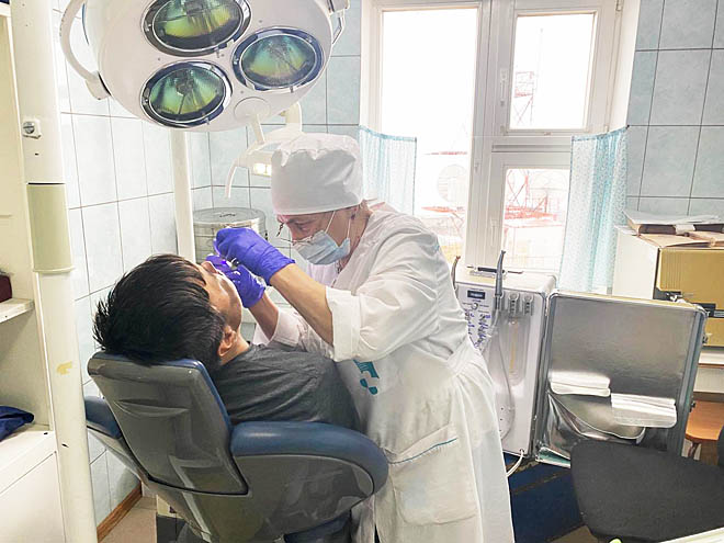 Зубной врач спешит на выезд