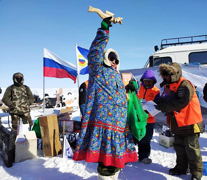 На льду –  хозяева и гости