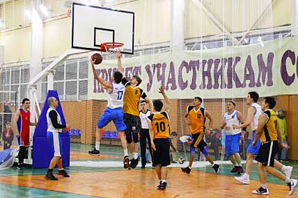 БАСКЕТБОЛИСТЫ РАЗЫГРАЛИСЬ НЕ НА ШУТКУ