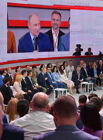 О ПЕВЕКЕ С ВЛАДИМИРОМ ПУТИНЫМ