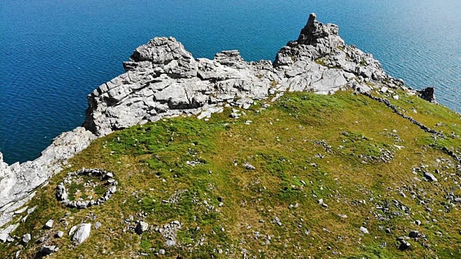 Между Науканом и Уэленом