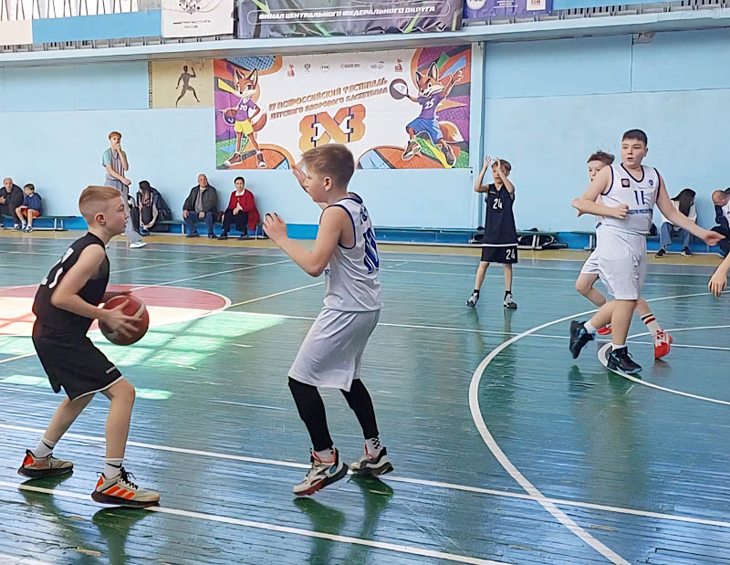 Под щитом на базе «Победы»