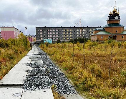 КУБЫ БЕТОНА И КВАДРАТЫ БРУСЧАТКИ