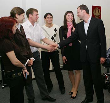 ДИАЛОГ НАСТОЯЩЕГО И БУДУЩЕГО