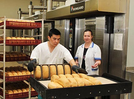 СВЕЖИЙ ХЛЕБ  ИЗ ФРАНЦУЗСКОЙ ПЕЧИ