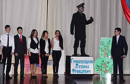 КУЁМ СВОИ КАДРЫ