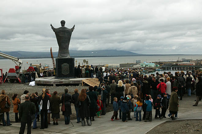 С днём рождения, памятники!