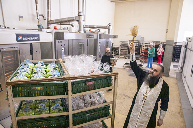 Кулич полярный, освящённый