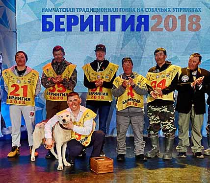 РЕКОРДСМЕНЫ, ВЕРНЫЕ ТРАДИЦИЯМ
