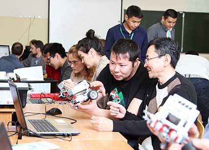 РОБОТЫ ИДУТ  В ШКОЛЫ ЧУКОТКИ