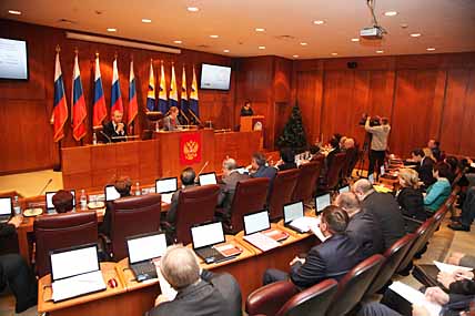 В ГОД ГРЯДУЩИЙ – С ПРОФИЦИТОМ