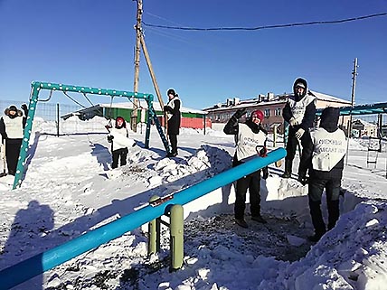 СНЕЖНЫЙ ДЕСАНТ ВЫШЕЛ НА ПОМОЩЬ