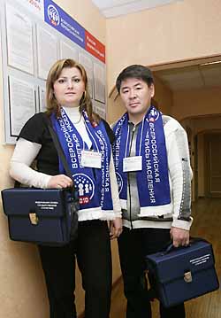 КТО СТУЧИТСЯ В ДВЕРЬ КО МНЕ?