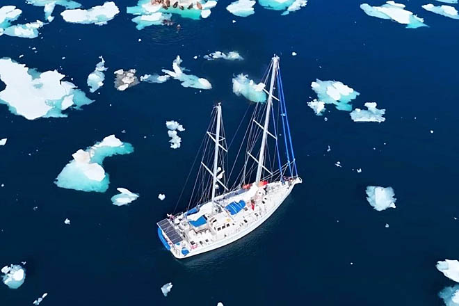 «Fraternidade» означает «Братство»