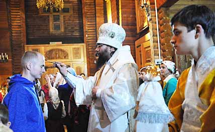 ВЛАДЫКА МАТФЕЙ ЗНАКОМИТСЯ С ЕПАРХИЕЙ