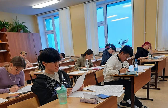 Чуть более 90% учеников выпускных классов Чукотки справились с итоговым сочинением на допуск к ЕГЭ