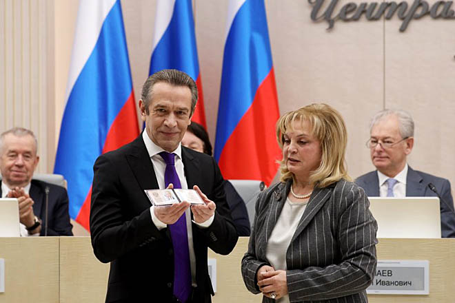 Первый беспартийный