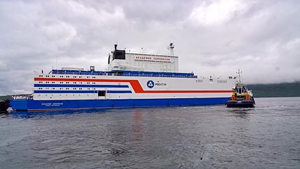 «АКАДЕМИК ЛОМОНОСОВ» ВЫШЕЛ В СЕВМОРПУТЬ