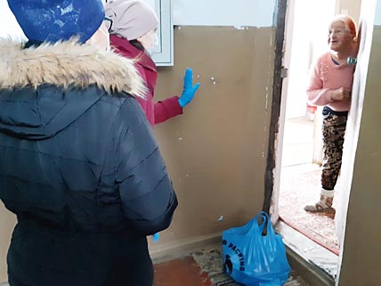 ПРОДУКТЫ ОСТАВИЛИ У ПОРОГА