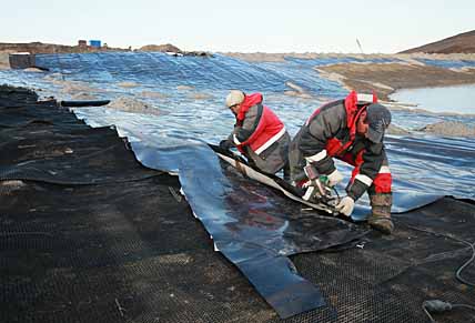 ПЛОТНО ВЗЯЛИСЬ ЗА ПЛОТИНУ