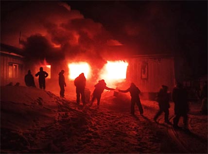 ОГОНЬ ОСТАВИЛ БЕЗ ЖИЛЬЯ