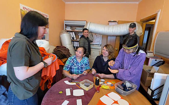 Мастерицы Чукотки изготовят эскимосские мячи для отправки в качестве сувениров бойцам в зону СВО